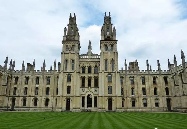 英国大学.jpg